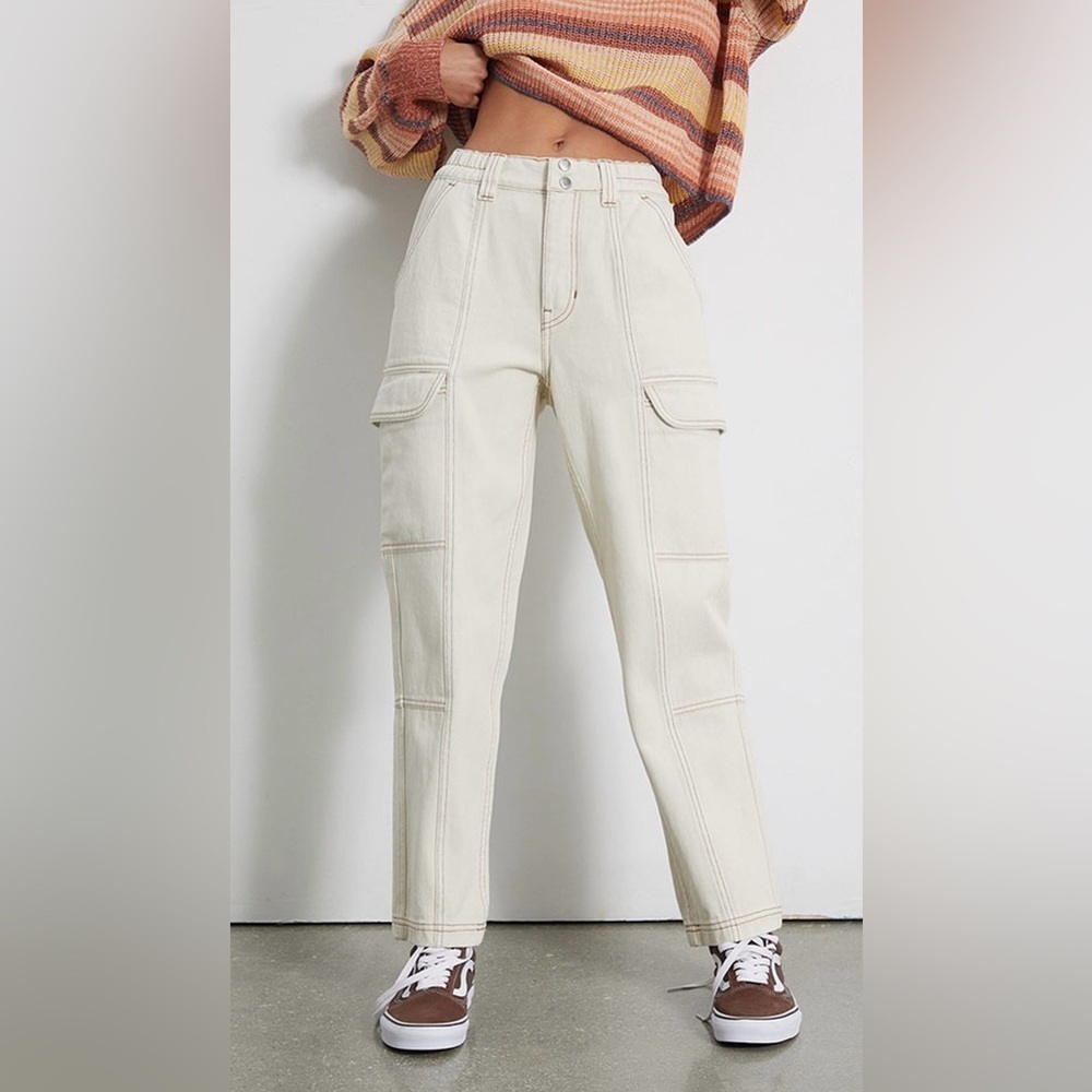 PacSun|High waisted cargo utility jeans in cream/bone color•Small,stretchy waist